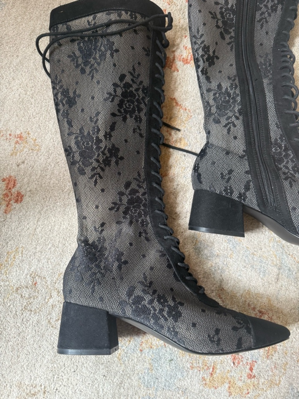 °❀.࿔ Steve Madden “Ebony” Lace-Overlay Knee-High Block Heel Boots - NEW $150 - Picture 4 of 4